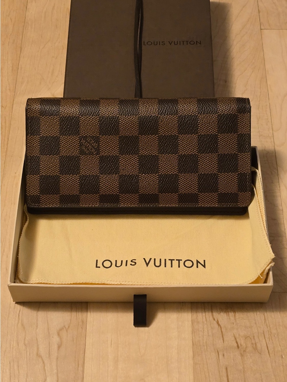 Like-new Louis Vuitton Brown Damier Canvas Long Wallet